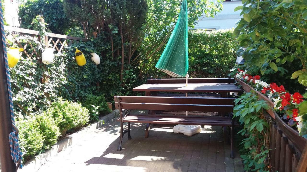 Pokoje Goscinne Bemar Jastarnia Exterior foto
